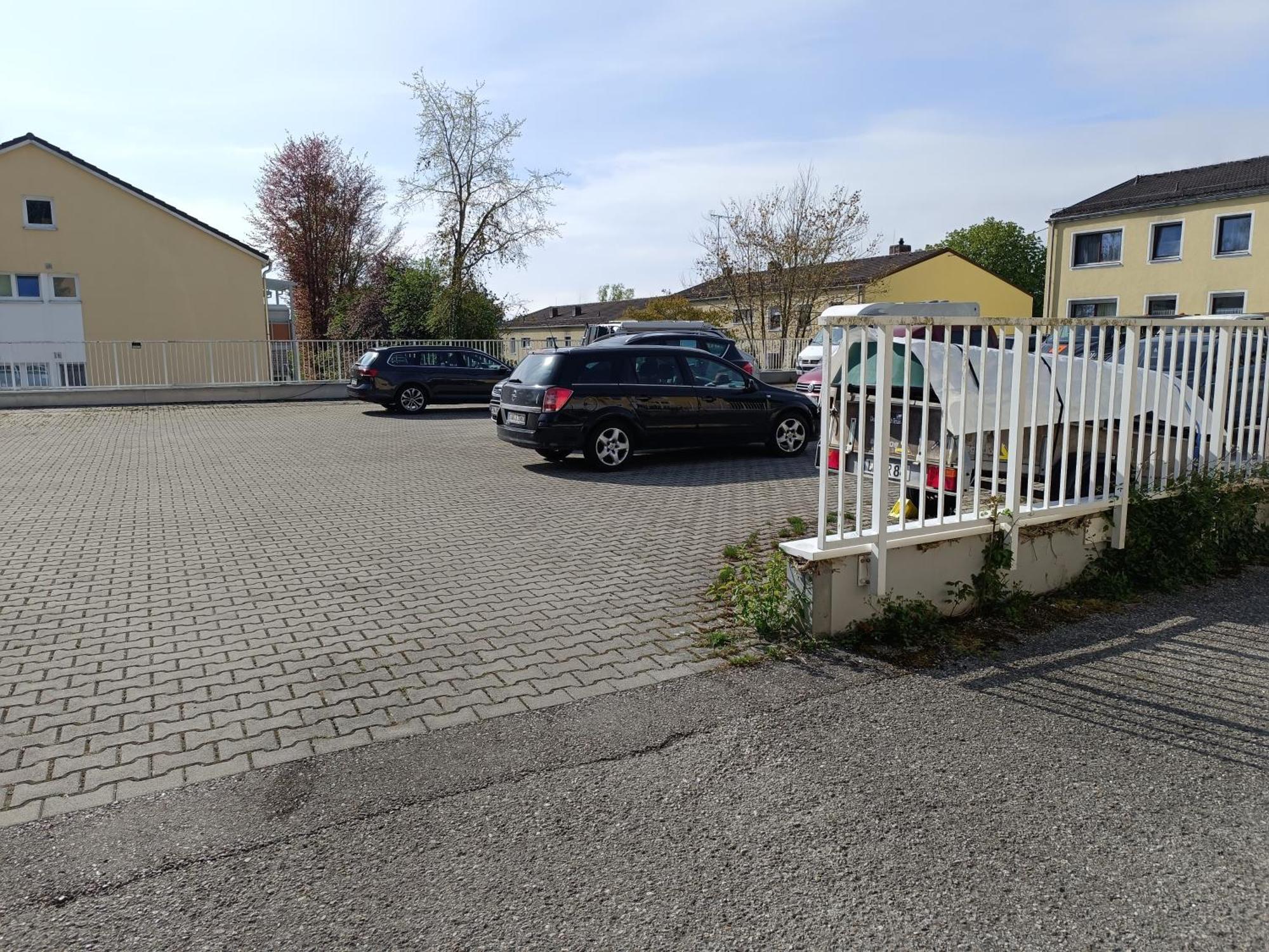 Mit Sonnenaufgang, Kuehlschrank, Ventilator Und Ruhiger Innenhof Obergeschoss Bei Koberstein Accommodatie bij particulieren Tutzing