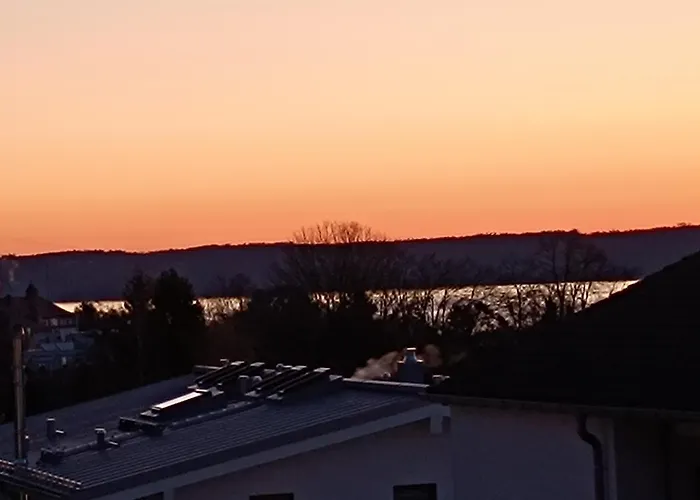 Zimmer Mit Sonnenaufgang Und Ruhiger Innenhof Obergeschoss Bei Koberstein