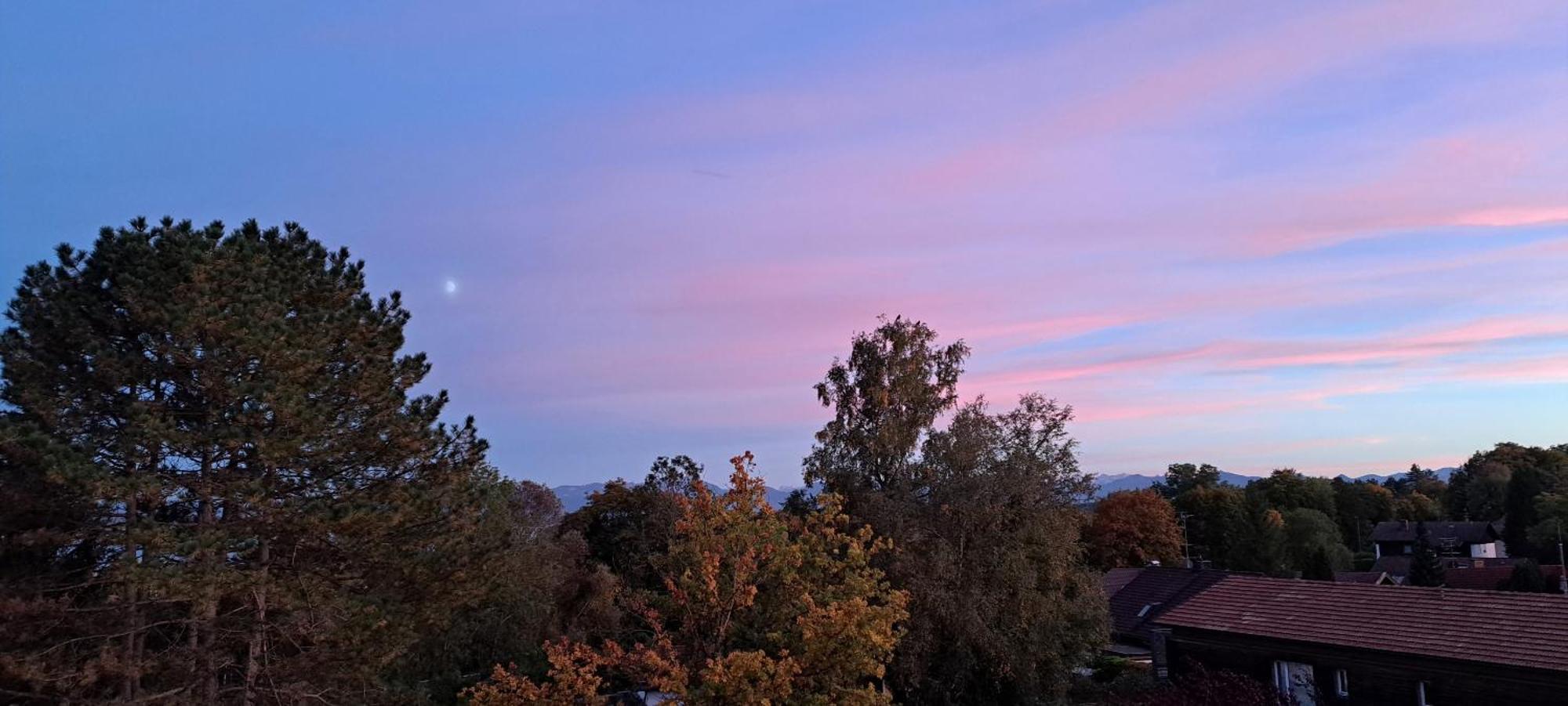 Mit Sonnenaufgang Und Ruhiger Innenhof Obergeschoss Bei Koberstein Tutzing
