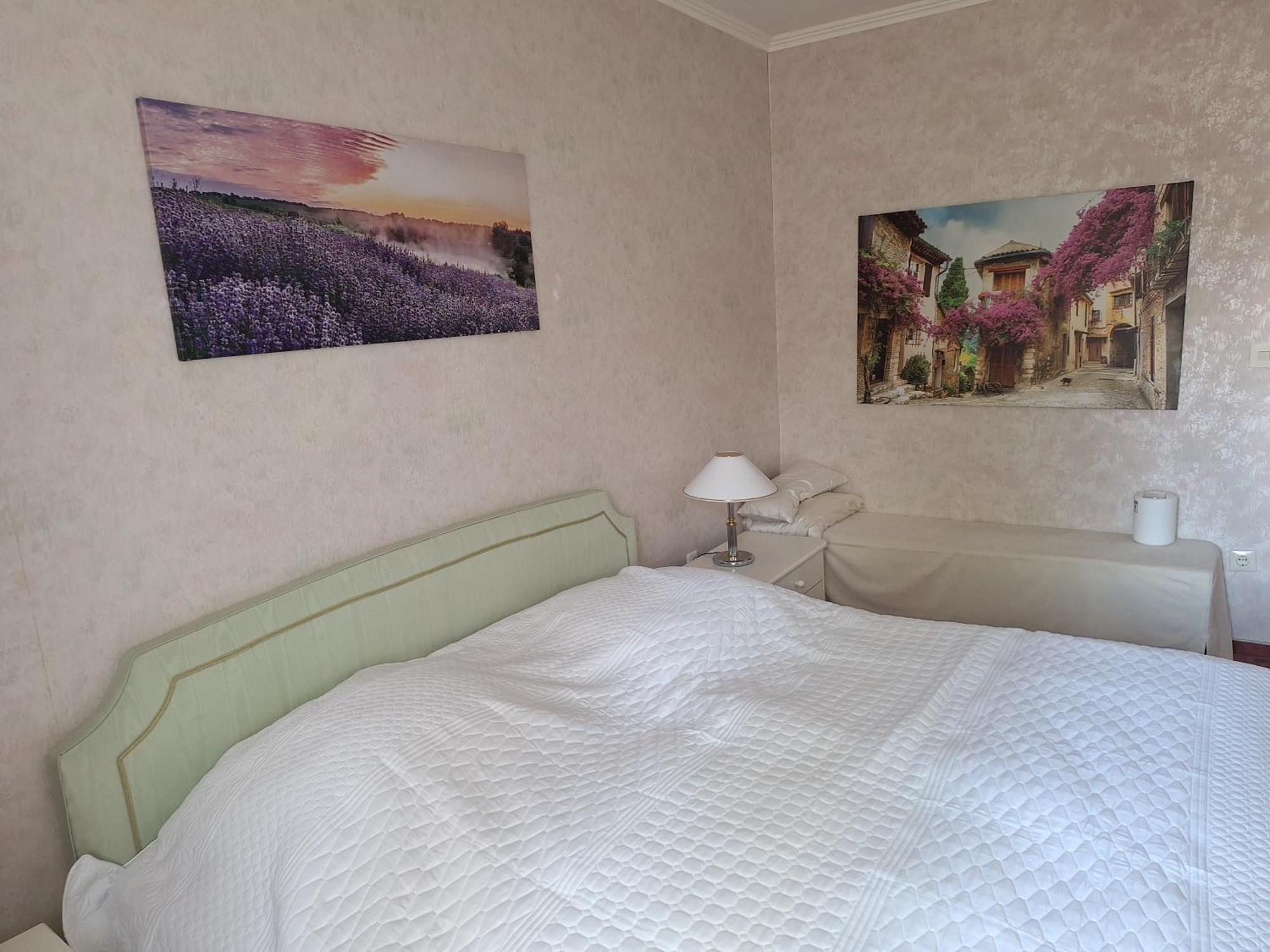 Mit Sonnenaufgang Und Ruhiger Innenhof Obergeschoss Bei Koberstein * Tutzing