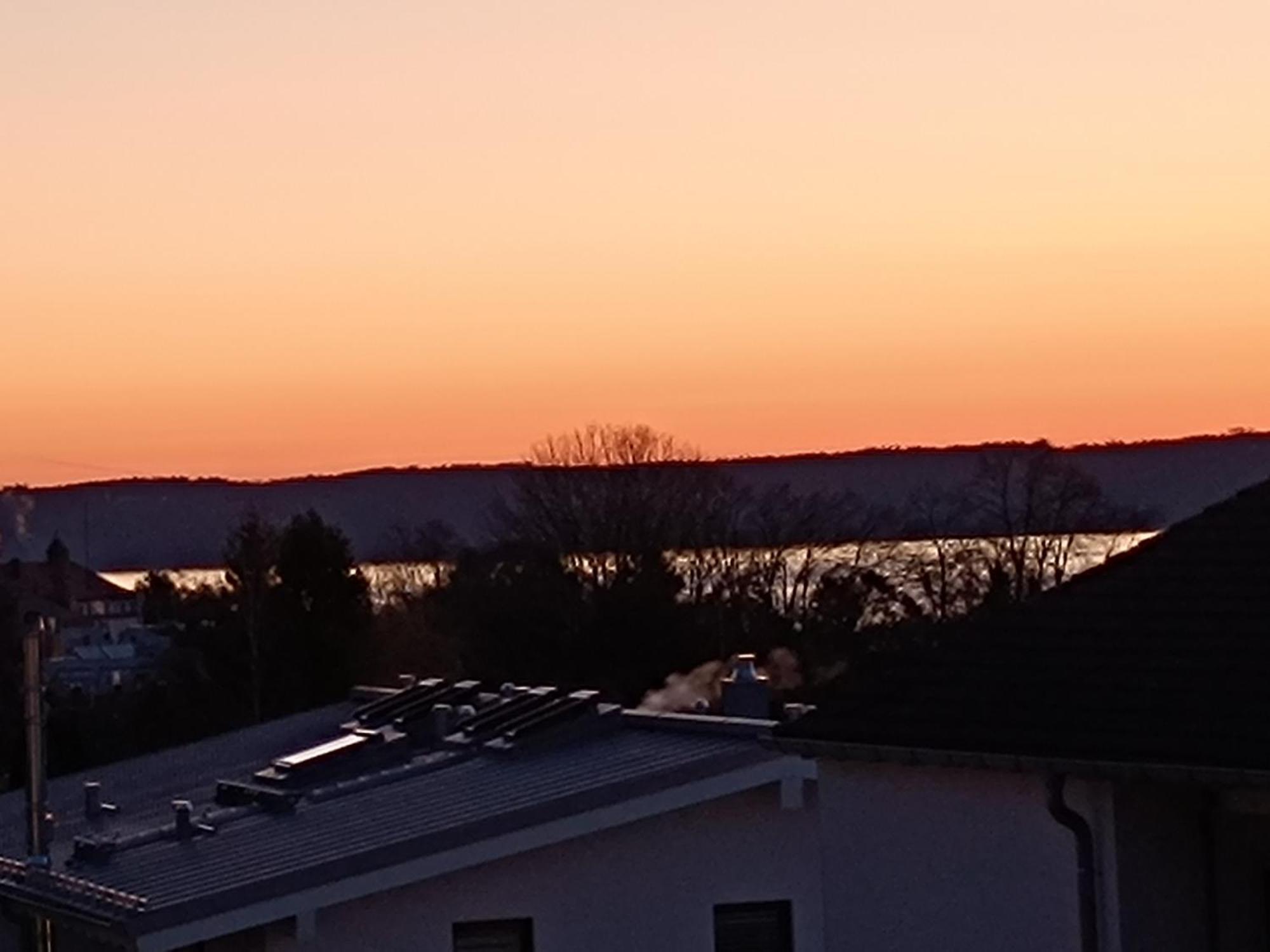 Mit Sonnenaufgang Und Ruhiger Innenhof Obergeschoss Bei Koberstein * Tutzing